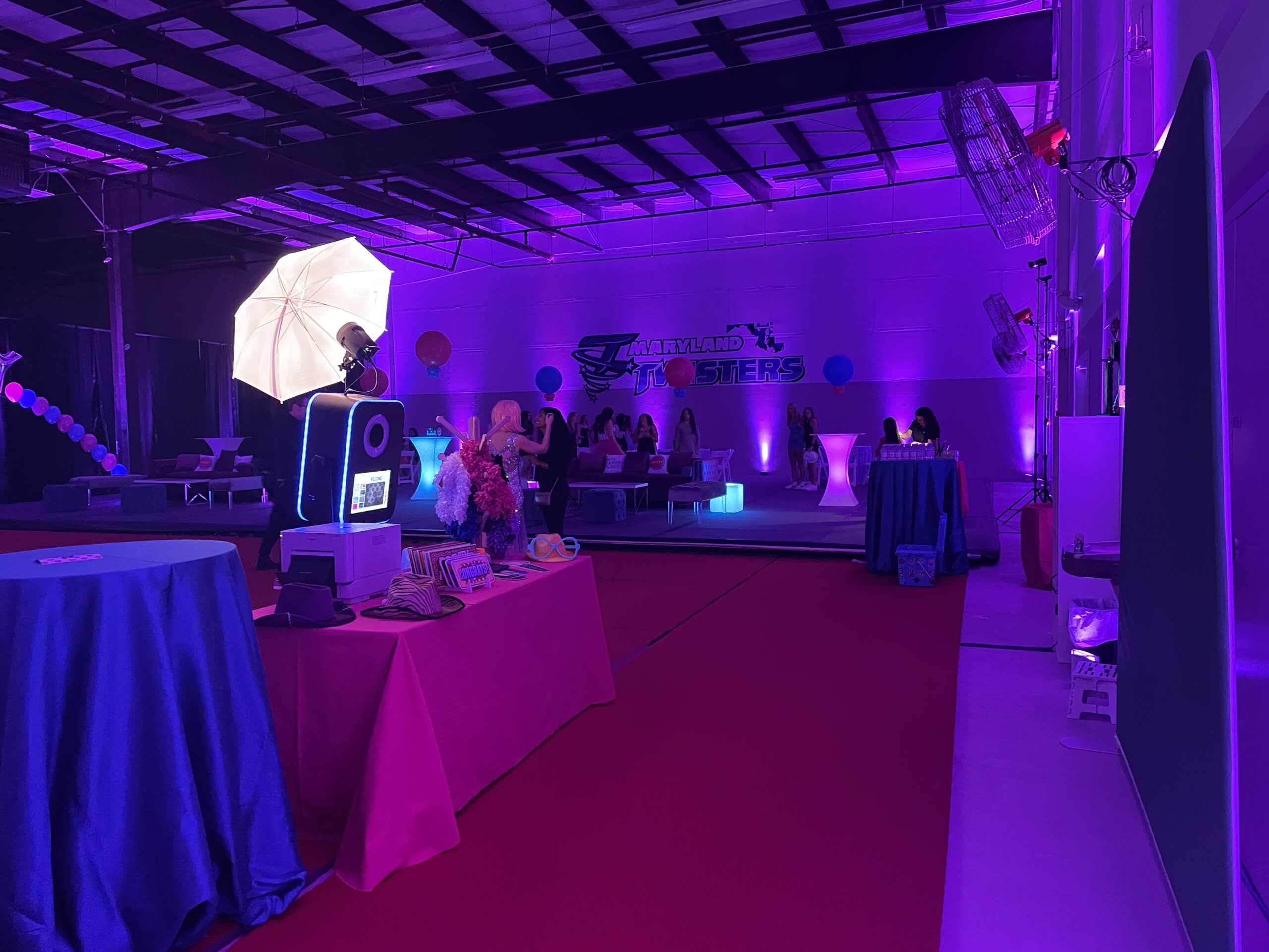 Open Air photo booths. Photo Booth Rentals - UEvents.